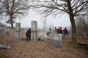 Obnova vojnového cintorína v Breznici aj za pomoci dobrovoľníkov z KVH Beskydy