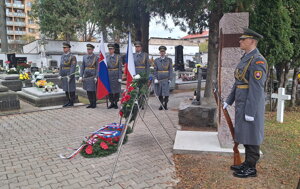 Slávnostné posviacky pamätníkov československým vojakom padlým v roku 1919